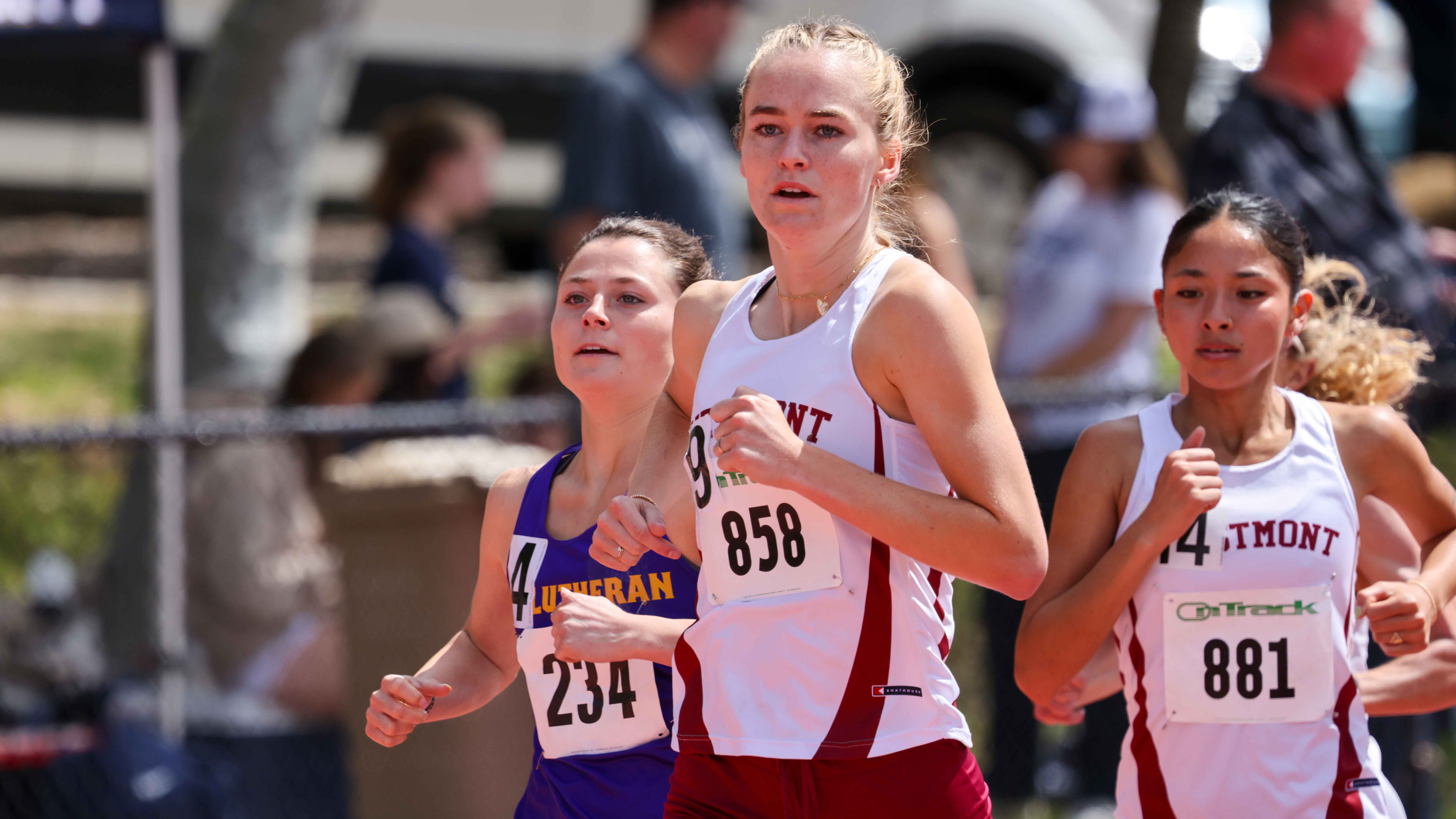 Senior Abigail Hundley won the women’s 800-meter (photo by Kyler Hanson)