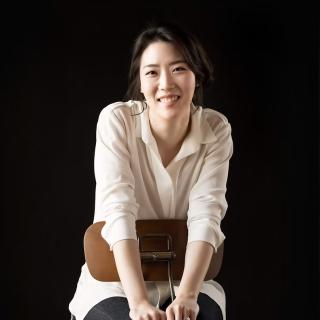 Hyo Jin Lee