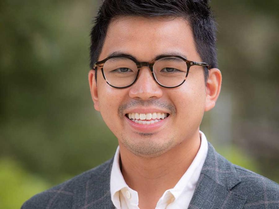 Dr. Alastair Su
