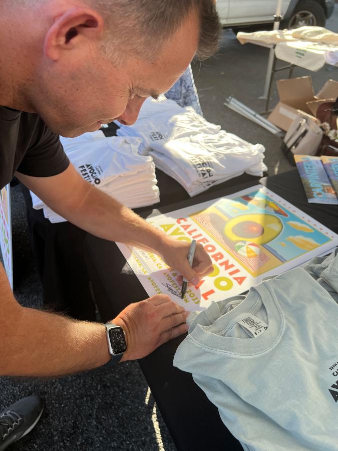Scott Anderson Signs Merchandise at the Unveiling