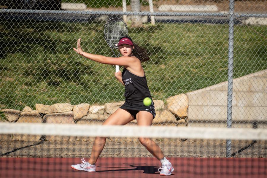 Francesca Aguirre plays tennis