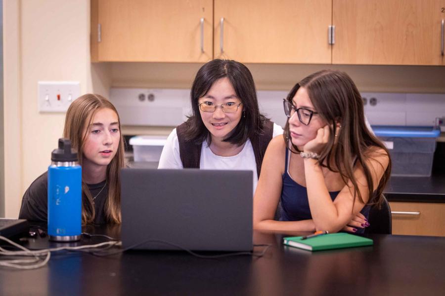 Jennifer Gee explores Physics through astronomy