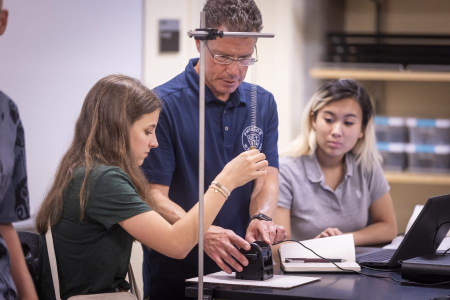 Robert Haring-Kaye teaches a physics lesson
