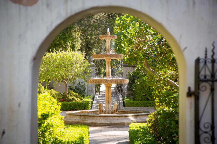 President's Patio Italian Fountain